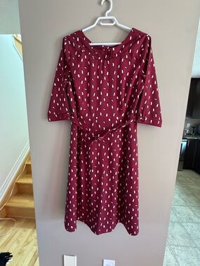 Women Belted Round neck Red Burgundy Pingouins Printed Midi Dress